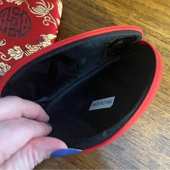 Red Faux Silk Floral Makeup
Bag Travel Clutch Asian Chinoiserie Set Of 5 NEW - Picture 9 of 11